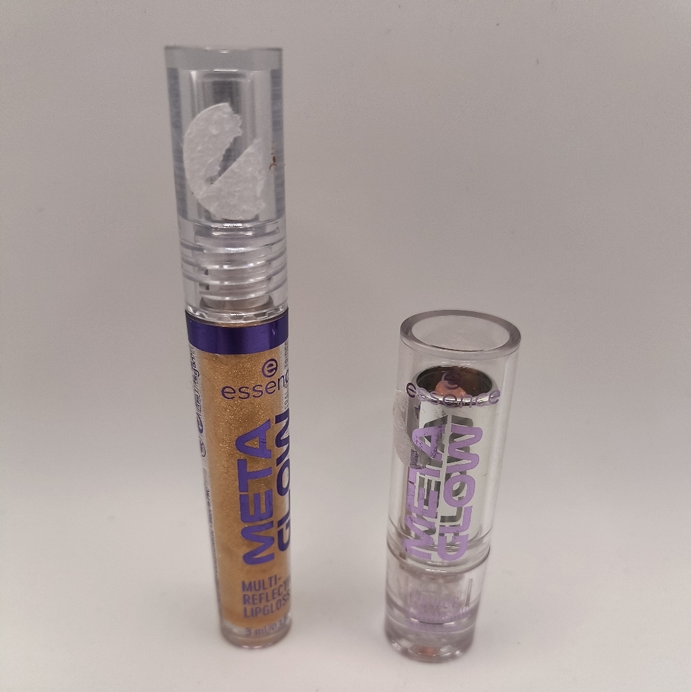 Essence Meta Glow Color Changing Lip Gloss Pink And Body Shimmer 04 Golden Futur